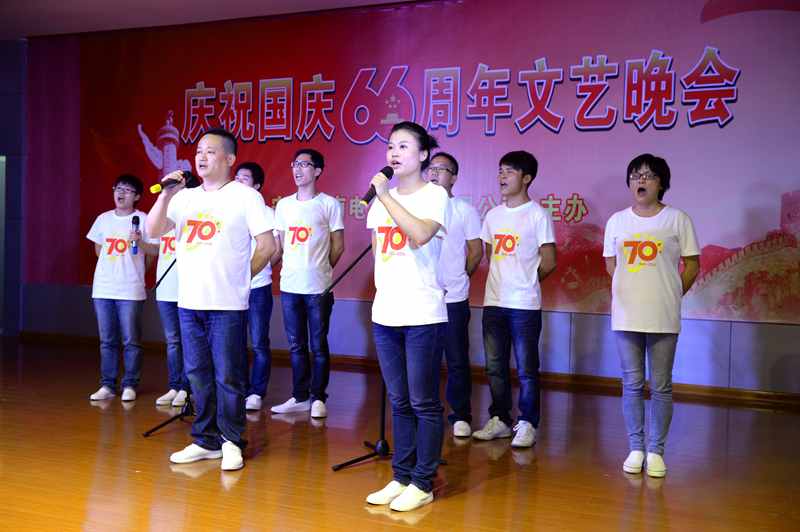 好色先生视频污電機慶國慶66周年晚會-紅歌串燒