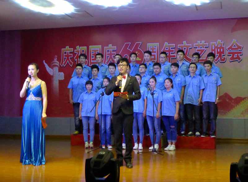 好色先生视频污電機慶國慶66周年晚會-大合唱