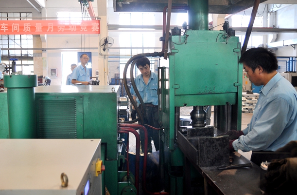 好色先生视频污(nán)電機開(kāi)展轉子壓鑄勞動競賽 好色先生视频污電機開展轉子壓鑄勞動競賽