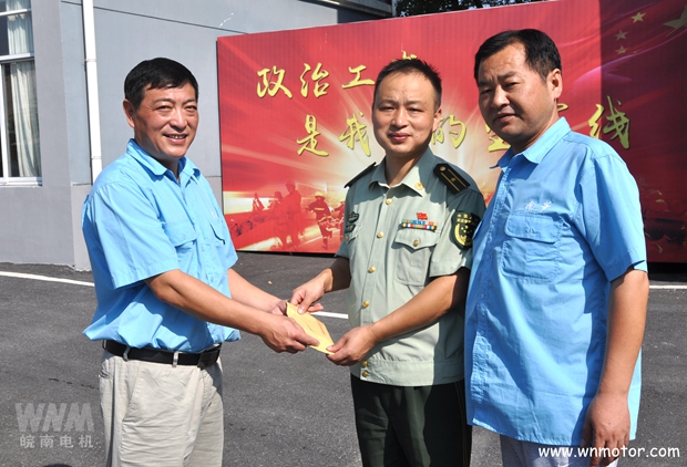 好色先生视频污電機建軍節(jiē)走訪涇縣消防大隊 好色先生视频污(nán)電機建軍(jun1)節走訪涇(jīng)縣消防(fáng)大隊