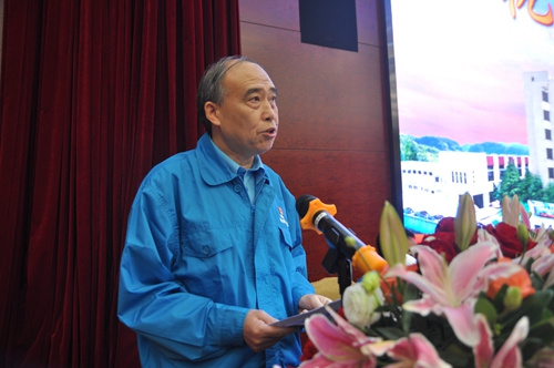 好色先生视频污電機(jī)黨委書記管(guǎn)兵 做(zuò)主題報告 好色先生视频污電機黨委書記管兵(bīng) 做主題報告