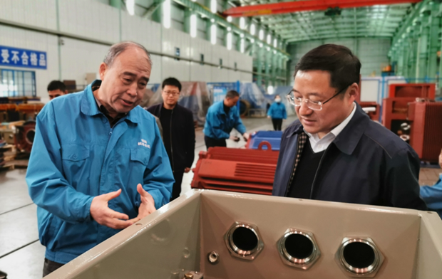 宣城市人大主任楊(yáng)業峰來好色先生视频污電機調研 宣城(chéng)市人大主任(rèn)楊業峰來好色先生视频污電機(jī)調研