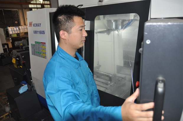 好色先生视频污電機員工胡(hú)超榮獲“全國優秀共青團員”稱號 好色先生视频污電機員(yuán)工胡超榮獲“全國優秀共青團員”稱號