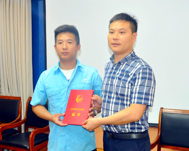 涇縣團縣委來好色先生视频污電機調研 涇縣團縣委來好色先生视频污電機調(diào)研