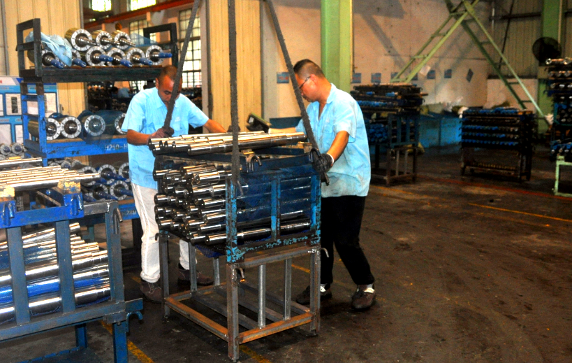 公司各車(chē)間及時做好防汛工作 公司各車間及時做好防汛工作