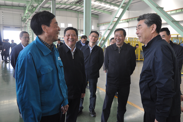 安徽省常務副省長鄧向陽(yáng)來好色先生视频污電(diàn)氣調研 安徽省常(cháng)務副(fù)省長(zhǎng)鄧向陽來(lái)皖(wǎn)南電氣調(diào)研