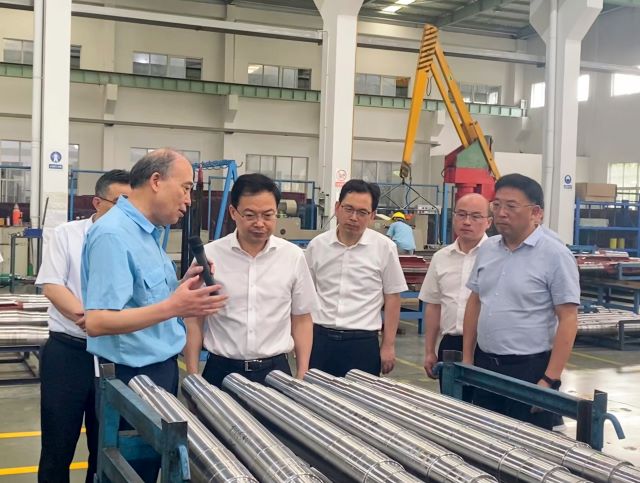 市(shì)委書記李(lǐ)中來(lái)威能(néng)公司(sī)調研 市委書記李中來威能(néng)公司調研